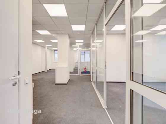 Iznomā biroja telpas biroju ēkā Dienvidu tilta rajonā, netālu no tirdzniecības centra Akropole Rīga. Rīga