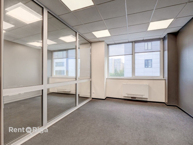 Iznomā biroja telpas biroju ēkā Dienvidu tilta rajonā, netālu no tirdzniecības centra Rīga - foto 1
