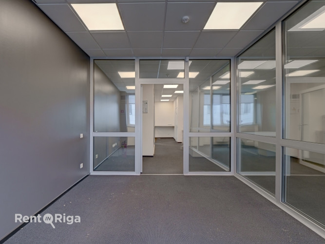 Iznomā biroja telpas biroju ēkā Dienvidu tilta rajonā, netālu no tirdzniecības centra Rīga - foto 9