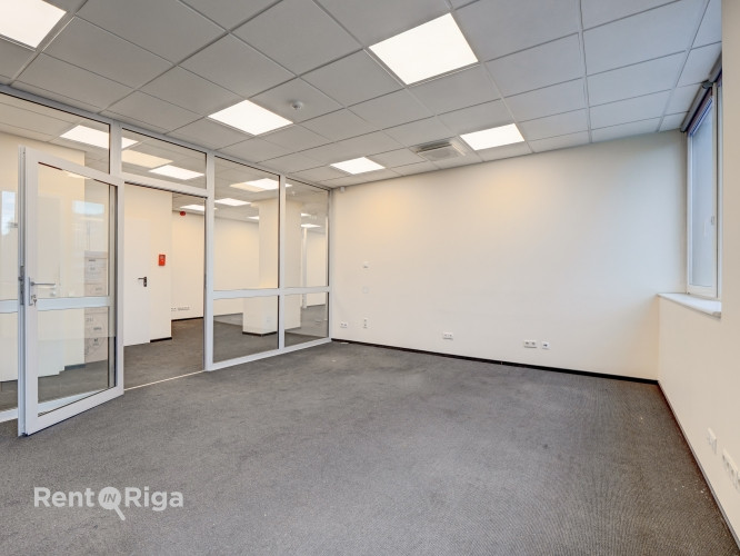 Iznomā biroja telpas biroju ēkā Dienvidu tilta rajonā, netālu no tirdzniecības centra Rīga - foto 4