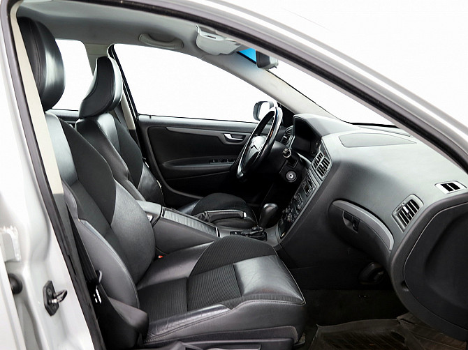 Volvo V70 Summum Facelift ATM 2.4 D5 120kW Tallina - foto 6