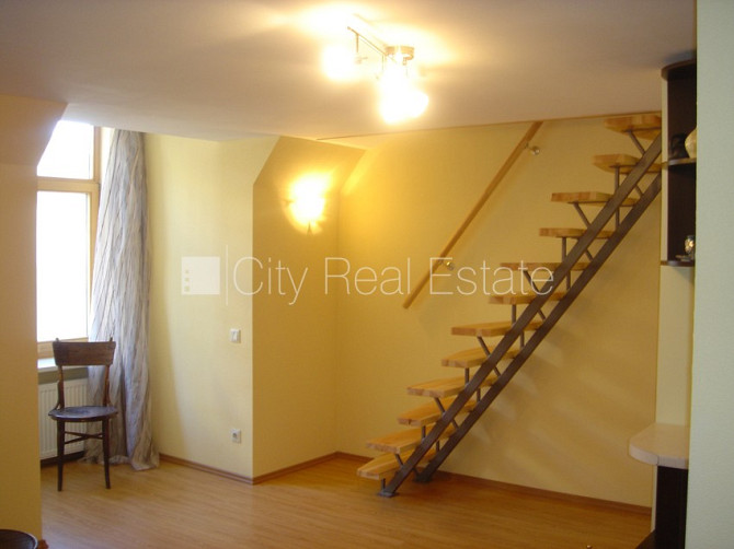 Фасадный дом, реновированный дом, благоустроенная озеленённая территория, Рига - изображение 2