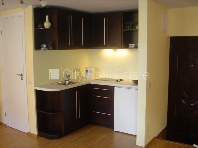 Фасадный дом, реновированный дом, благоустроенная озеленённая территория, Рига - изображение 3