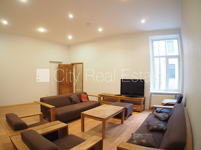 Дом во дворе, реновированный дом, закрытый двор, во дворе детская игровая Рига - изображение 12