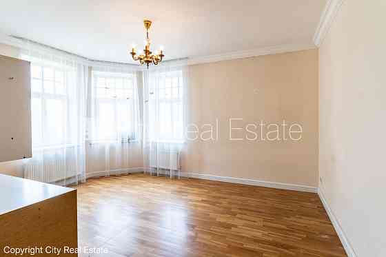 Частный дом, благоустроенная озеленённая территория, закрытая территория, Рига