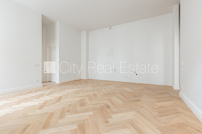 Pagalma ēka, vieta automašīnai, ieeja no pagalma, logi vērsti uz pagalma pusi, istaba izolēta, Rīga - foto 3