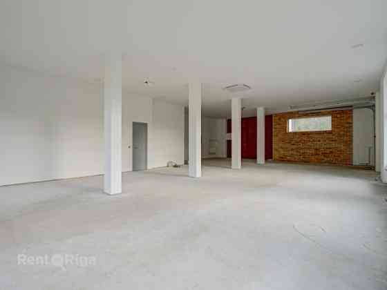 Новые, просторные и современные помещения в Тихом центре.  Предлагаются в аренду Рига