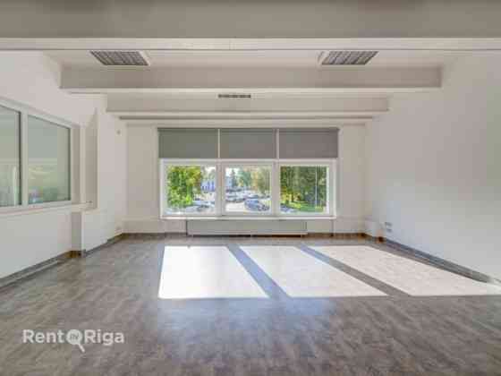 СДАЁТСЯ ОФИС В "KRASTA BIROJI", УЛ. МАЗА КРАСТА 83, РИГА  Офисное помещение площадью 105,8 м в Рига