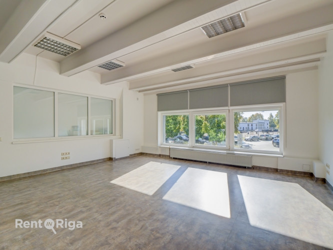 СДАЁТСЯ ОФИС В "KRASTA BIROJI", УЛ. МАЗА КРАСТА 83, РИГА  Офисное помещение площадью 105,8 м в Рига - изображение 1