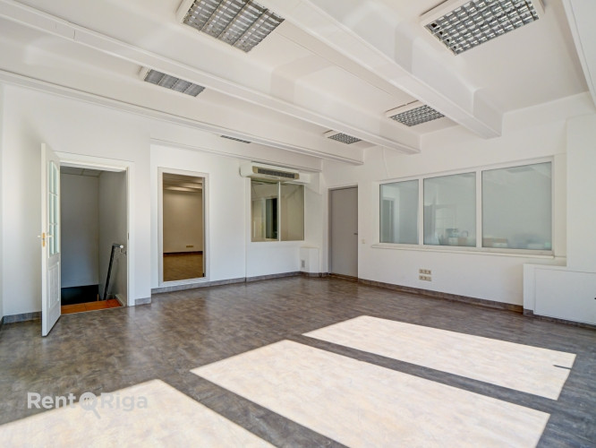 СДАЁТСЯ ОФИС В "KRASTA BIROJI", УЛ. МАЗА КРАСТА 83, РИГА  Офисное помещение площадью 105,8 м в Рига - изображение 5