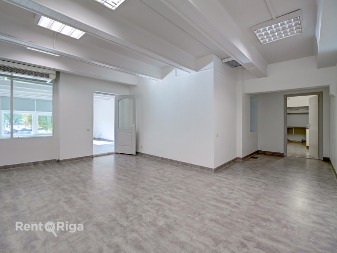 СДАЁТСЯ ОФИС В "KRASTA BIROJI", УЛ. МАЗА КРАСТА 83, РИГА  Офисное помещение площадью 105,8 м в Рига - изображение 3