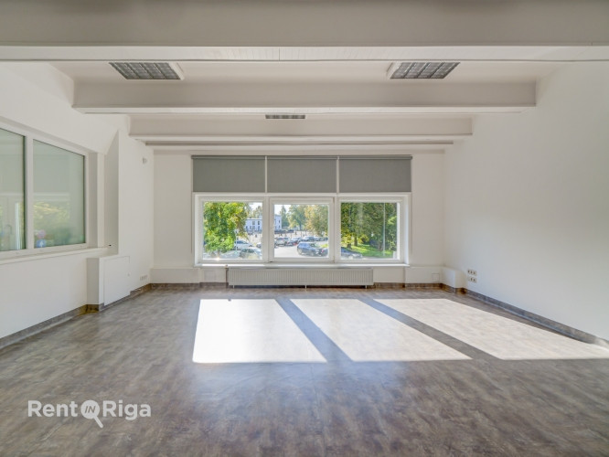 СДАЁТСЯ ОФИС В "KRASTA BIROJI", УЛ. МАЗА КРАСТА 83, РИГА  Офисное помещение площадью 105,8 м в Рига - изображение 2