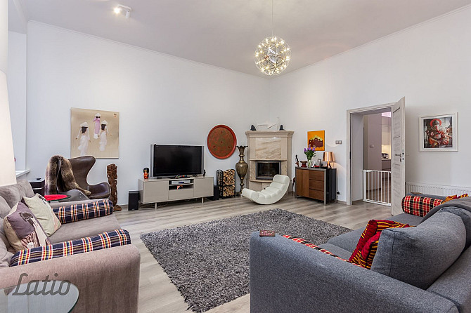 Ilgtermiņa īrei tiek piedāvāts dzīvoklis Rīgas Klusajā centrā. Līdzās parki, veikali, kafejnīcas, sa Рига - изображение 4