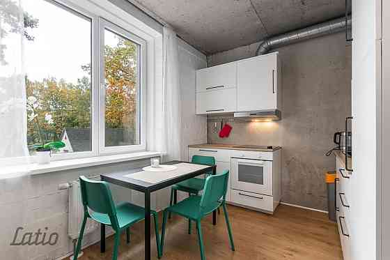 Tiek pārdots moderni iekārtots, pilnībā mēbelēts studio tipa dzīvoklis jaunajā projektā.

Dzīvoklis  Рига