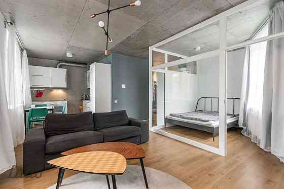 Tiek pārdots moderni iekārtots, pilnībā mēbelēts studio tipa dzīvoklis jaunajā projektā.

Dzīvoklis  Рига