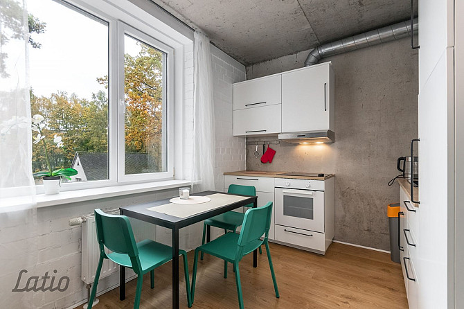 Tiek pārdots moderni iekārtots, pilnībā mēbelēts studio tipa dzīvoklis jaunajā projektā.

Dzīvoklis  Рига - изображение 5