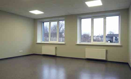 Сдаётся в аренду офисное здание в Ильгюциемсе.  Общая площадь здания: 1500 м 1-й этаж Рига