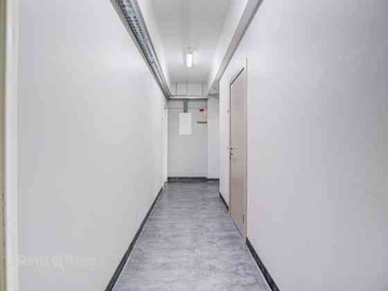 СДАЁТСЯ ОФИС В "KRASTA BIROJI", УЛ. МАЗА КРАСТА 83, РИГА  Офисное помещение площадью 51.6 м в Рига