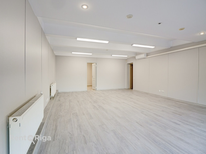 СДАЁТСЯ ОФИС В "KRASTA BIROJI", УЛ. МАЗА КРАСТА 83, РИГА  Офисное помещение площадью 51.6 м в Рига - изображение 2