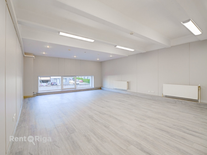 СДАЁТСЯ ОФИС В "KRASTA BIROJI", УЛ. МАЗА КРАСТА 83, РИГА  Офисное помещение площадью 51.6 м в Рига - изображение 1