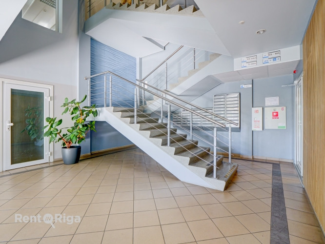 СДАЁТСЯ ОФИС В "KRASTA BIROJI", УЛ. МАЗА КРАСТА 83, РИГА  Офисное помещение площадью 51.6 м в Рига - изображение 9