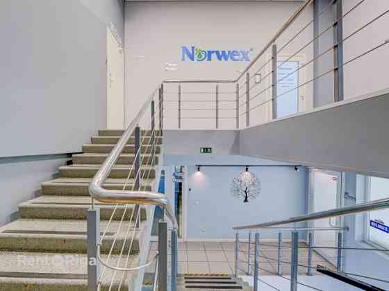 СДАЁТСЯ ОФИС В "KRASTA BIROJI", УЛ. МАЗА КРАСТА 83, РИГА  Офисное помещение площадью 20 м в Рига