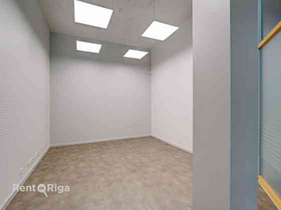 СДАЁТСЯ ОФИС В "NERETAS BIROJI", УЛ. НЕРЕТАС 2K1-107, РИГА  Офисное помещение площадью 14.4 м в Рига