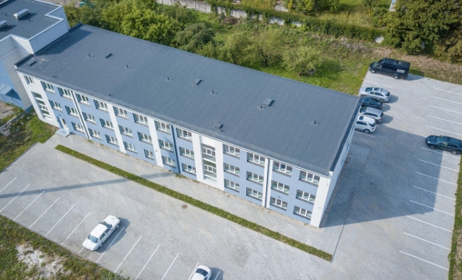 Сдаётся в аренду офисc в Ильгюциемсе.  Общая площадь здания: 1500 м 1-й этаж  462 м 2-й Рига - изображение 1