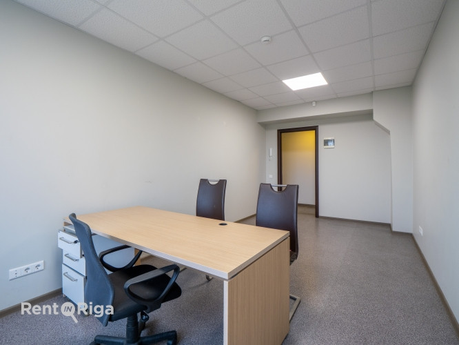 Сдаётся в аренду офисc в Ильгюциемсе.  Общая площадь здания: 1500 м 1-й этаж  462 м 2-й Рига - изображение 15