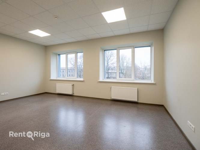Сдаётся в аренду офисc в Ильгюциемсе.  Общая площадь здания: 1500 м 1-й этаж  462 м 2-й Рига - изображение 13