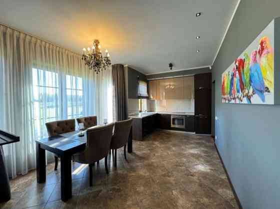 Продается качественно построенный и полностью оборудованный таунхаус с Кекавская вол.