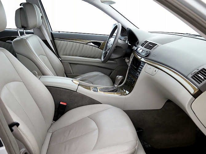 Mercedes-Benz E 320 Avantgarde 4Matic 4x4 ATM 3.0 CDI 165kW Tallina - foto 6