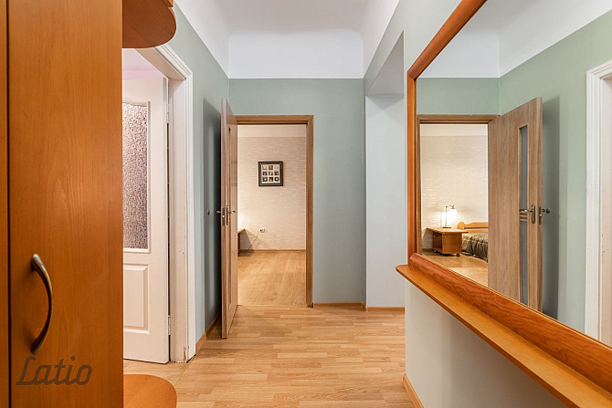 Pārdod lieliski uzturētu, mēbelētu un ar sadzīves tehniku aprīkotu trīsistabu dzīvokli Staļina laika Рига - изображение 5