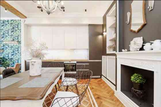 Предлагается в аренду до весны (до мая) очень красивая квартира в Старой Риге. Rīga