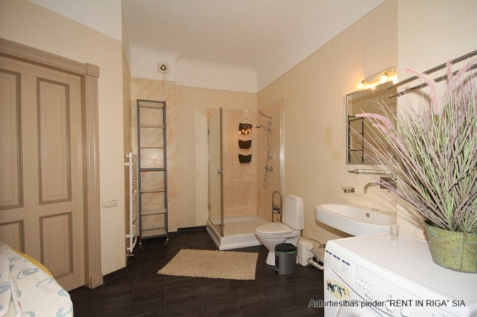Tiek izīrēts divstāvīgs dzīvoklis, dzīvokļa otrajā stāvā izvietots ziemas dārzs ar Rīga - foto 8