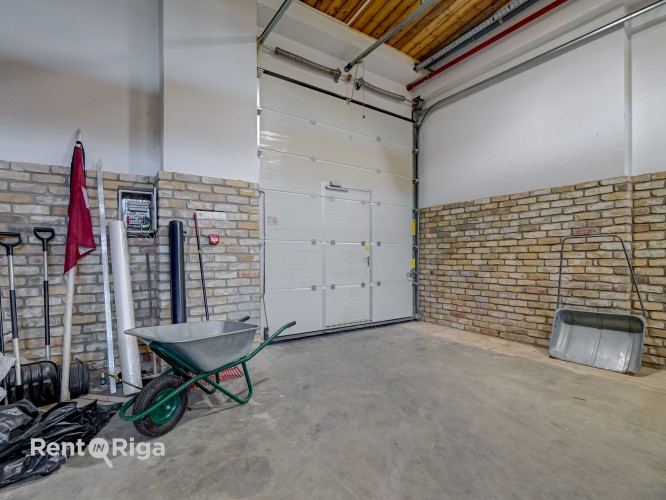 Просторные отапливаемые складские помещения с подъёмными воротами в Тихом Рига - изображение 4