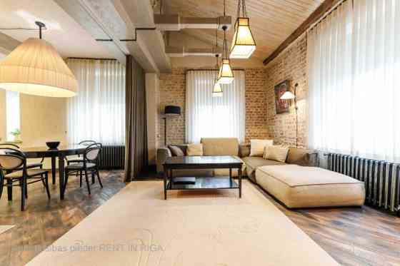 Эксклюзивная двухуровневая квартира в Тихом центре  элегантность, комфорт и Рига