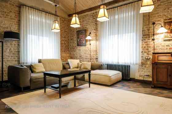 Эксклюзивная двухуровневая квартира в Тихом центре  элегантность, комфорт и Рига