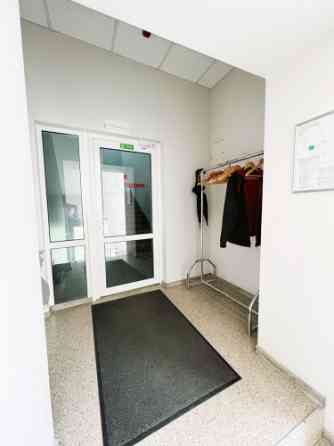 Iznomā biroja telpas biroju ēkā!  Telpas ir pilnībā atbrīvotas. Bez mēbelēm. Ir iespēja pielāgot nom Rīga