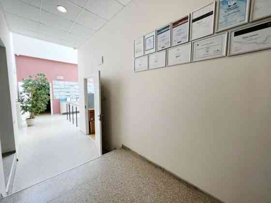 Iznomā biroja telpas biroju ēkā!  Telpas ir pilnībā atbrīvotas. Bez mēbelēm. Ir iespēja pielāgot nom Rīga