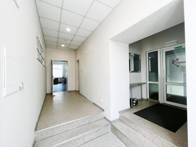 Iznomā biroja telpas biroju ēkā!  Telpas ir pilnībā atbrīvotas. Bez mēbelēm. Ir iespēja Rīga - foto 4