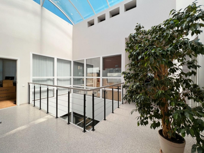 Iznomā biroja telpas biroju ēkā!  Telpas ir pilnībā atbrīvotas. Bez mēbelēm. Ir iespēja Rīga - foto 7