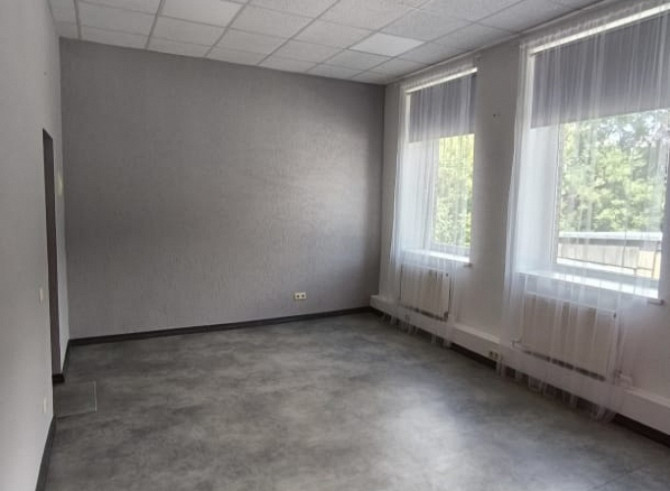 Birojs Torņakalnā  + Plānojums: viena telpa. + Koplietošanas WC. + Teritorija apsargāta 24/7. Rīga - foto 4