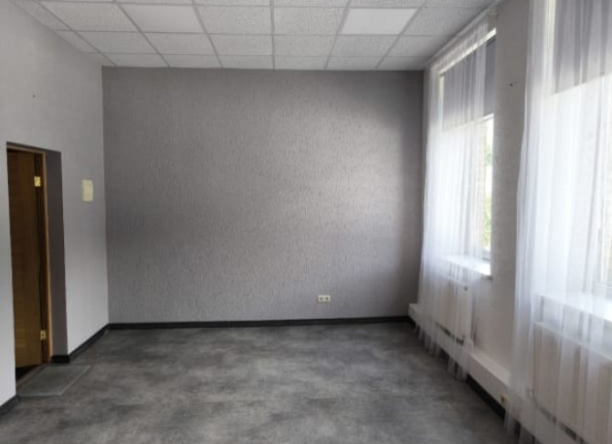 Birojs Torņakalnā  + Plānojums: viena telpa. + Koplietošanas WC. + Teritorija apsargāta 24/7. Rīga - foto 3