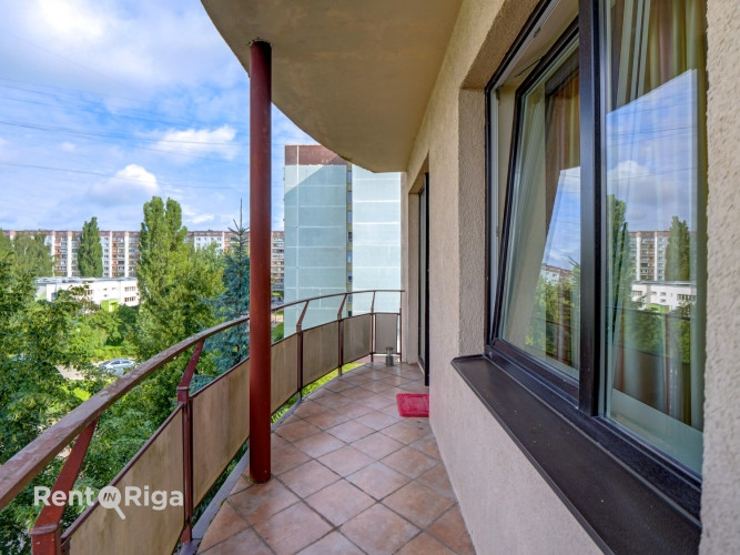 Pārdod modernu studijas tipa dzīvokli ar terasi Pļavniekos!  Ja meklē ērtu, pilnībā Rīga - foto 9