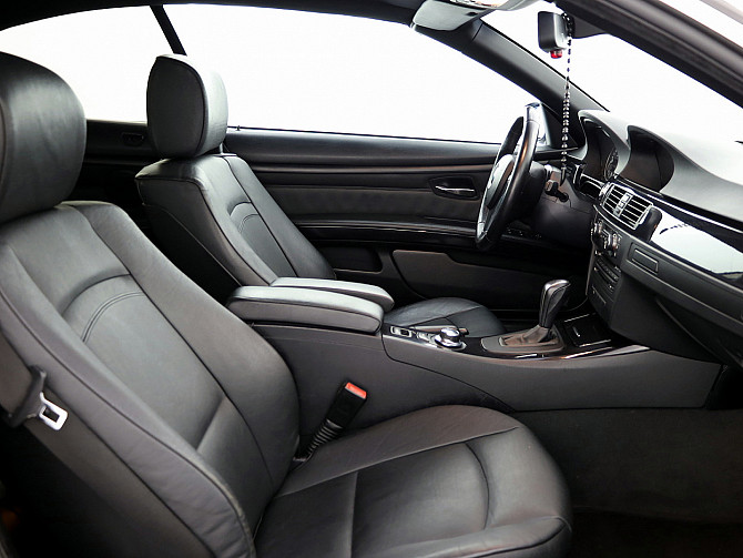 BMW 330 Cabrio ATM 3.0 D 170kW Таллин - изображение 8