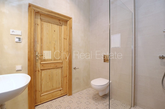 Fasādes māja, renovēta māja, slēgts pagalms, ieeja no ielas un pagalma, ir lifts, kāpņu Rīga - foto 10