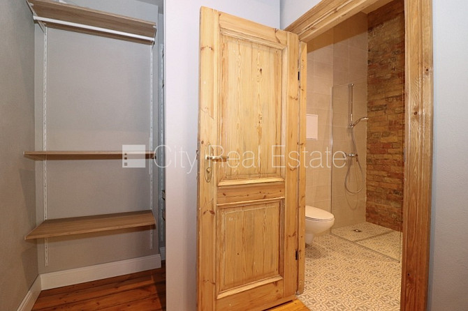 Fasādes māja, renovēta māja, slēgts pagalms, ieeja no ielas un pagalma, ir lifts, kāpņu Rīga - foto 9