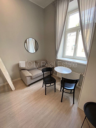 Фасадный дом, реновированный дом, закрытый двор, вход с улицы, полуподвал, Рига - изображение 15