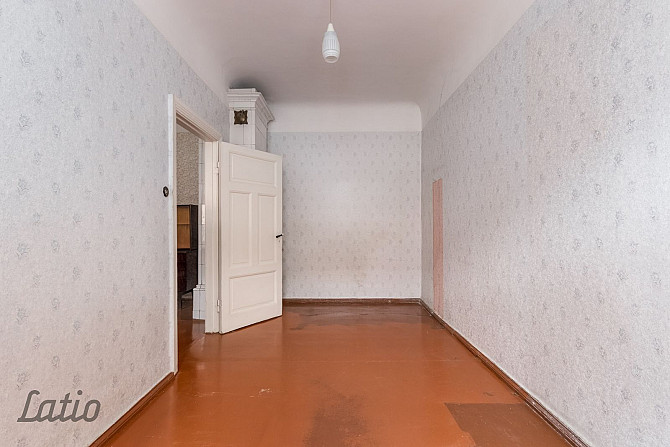 Pārdod divistabu dzīvokli pirmskara laika mūra ēkā (1912.g.). Augsti griesti, logi vērsti uz iekšpag Рига - изображение 5